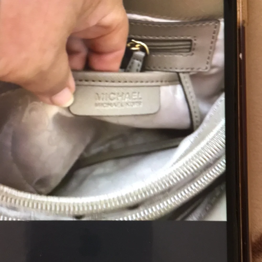 Michael Kors Hamilton - Picture 2 of 8